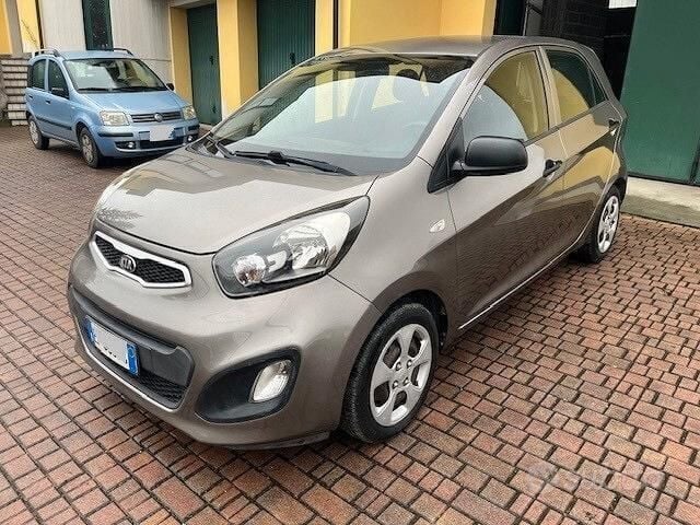 Usata Kia Picanto Style 69 CV (50 kW) 2012 Grigio Utilitaria