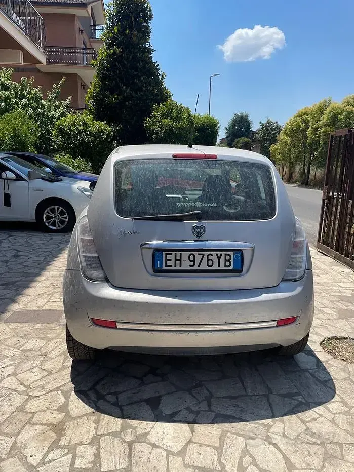 Usata Lancia Ypsilon 60 CV (44 kW) 2011 Grigio Utilitaria