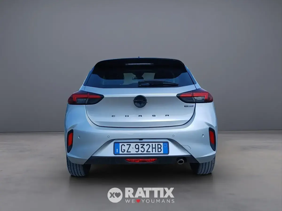 Usata Opel Corsa 110 CV (80 kW) 2025 Crystal silver Utilitaria