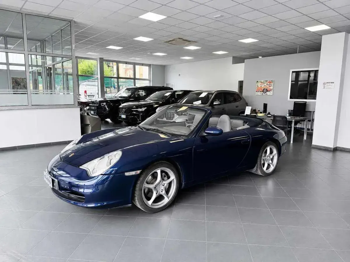 Usata Porsche 911 Carrera 4 Cabriolet 320 CV (235 kW) 2002 Blu Cabrio