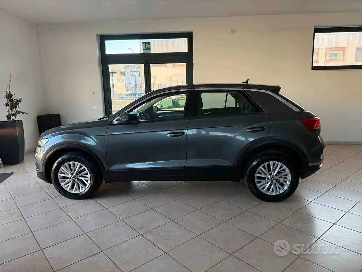 Usata VW T-Roc Business 150 CV (110 kW) 2021 Grigio SUV
