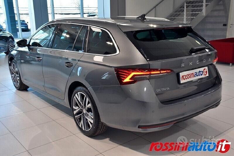 Usata Skoda Octavia Style 150 CV (110 kW) 2025 Giallo Station wagon