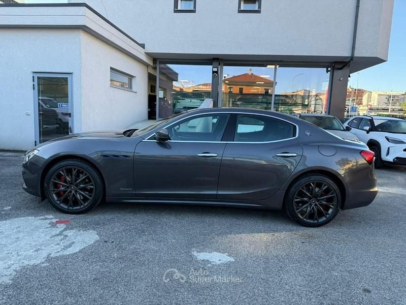 Usata Maserati Ghibli 330 CV (242 kW) 2021 Gray Coupé