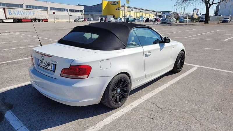 Usata BMW 120 Cabriolet Efficient Dynamics 177 CV (130 kW) 2011 Bianco Cabrio