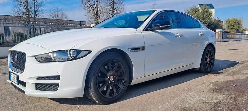 Usata Jaguar XE Business Edition 180 CV (132 kW) 2018 Bianco Berlina