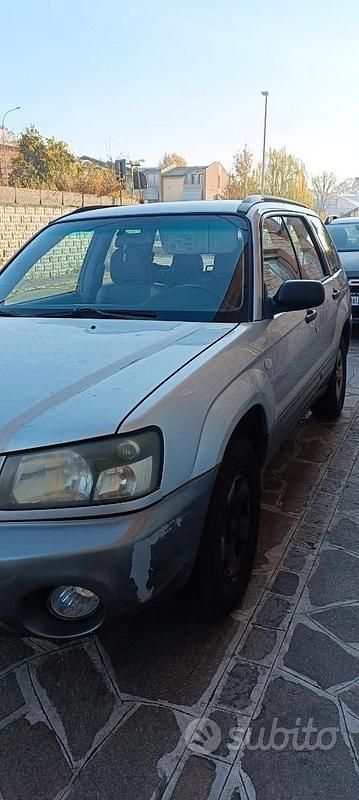 Usata Subaru Forester 2005 Grigio SUV