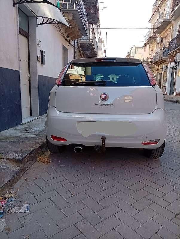 Usata Fiat Punto Evo Dynamic 86 CV (63 kW) 2015 Utilitaria