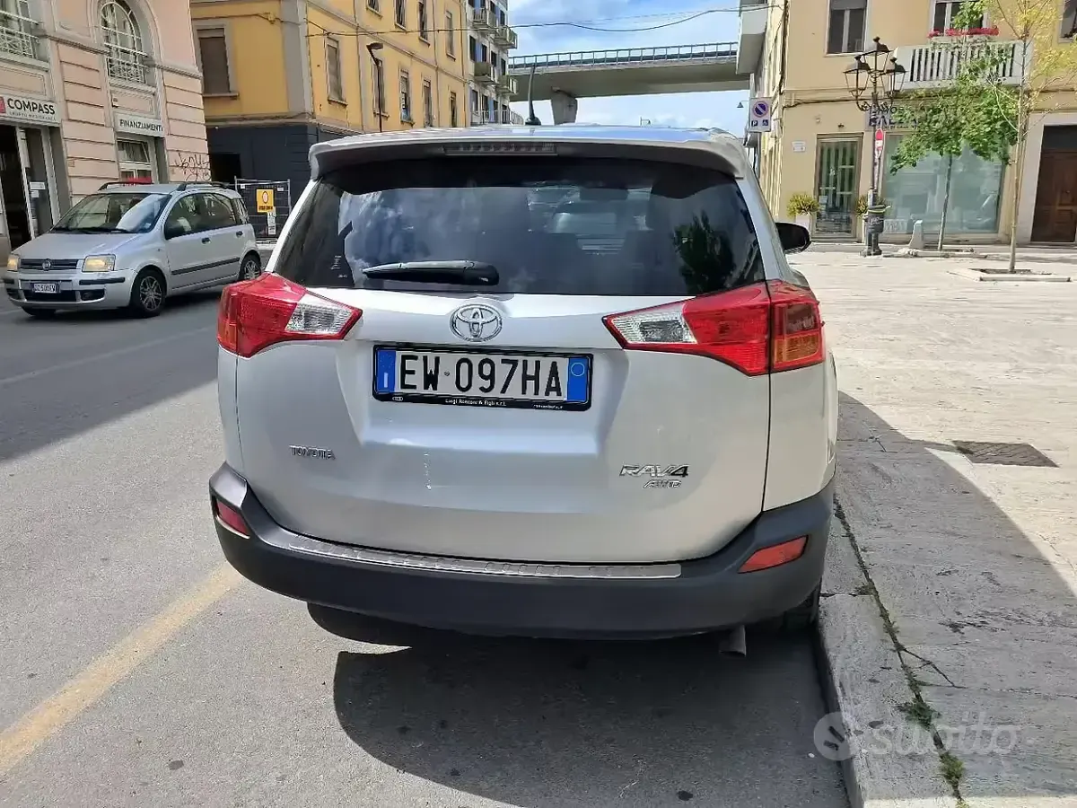 Usata Toyota RAV4 124 CV (91 kW) 2014 Grigio SUV