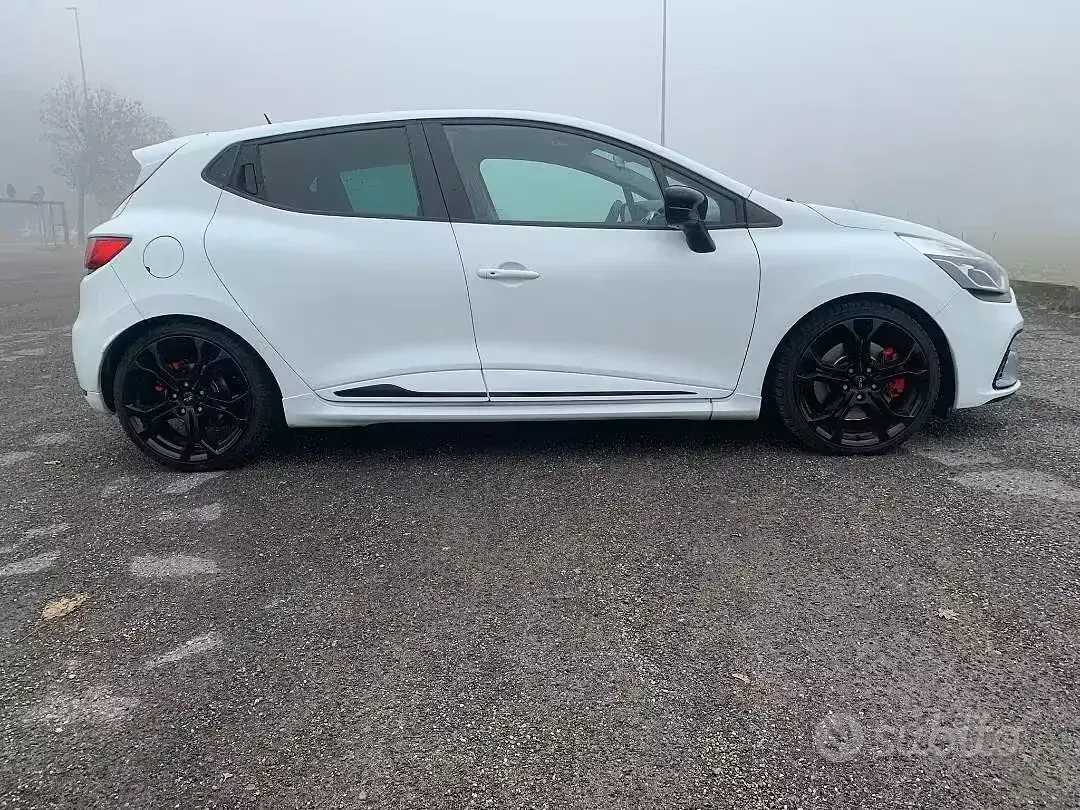 Usata Renault Clio IV R.S. 220 CV (161 kW) 2016 Bianco Berlina