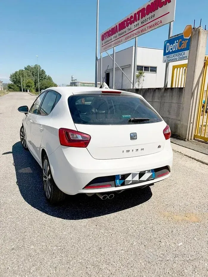Usata Seat Ibiza FR 90 CV (66 kW) 2015 Bianco Utilitaria