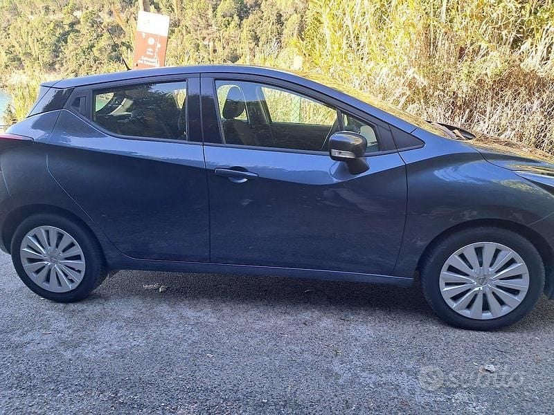 Grigio Usata 2022 Nissan Micra Tre volumi | 11.800 € (Molto cara) - Immagine 1/4