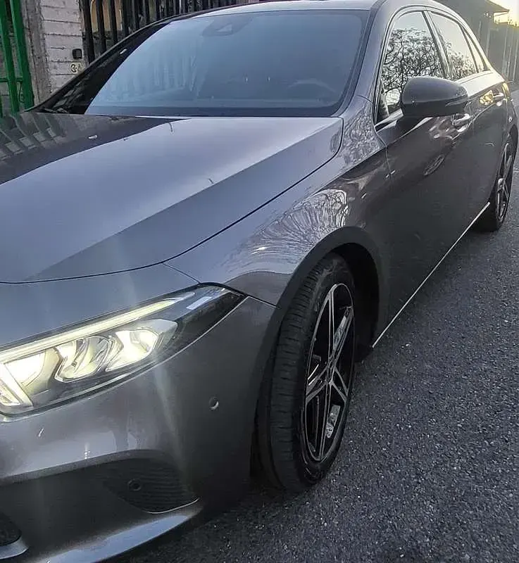 Usata Mercedes A180 Premium 116 CV (85 kW) 2023 Grigio Berlina