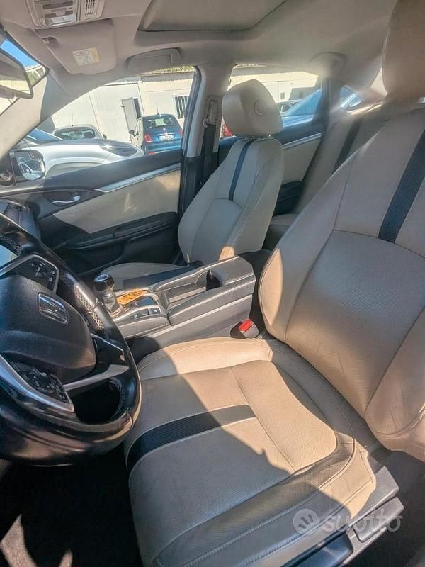 Usata Honda Civic 182 CV (133 kW) 2018 Grigio Berlina