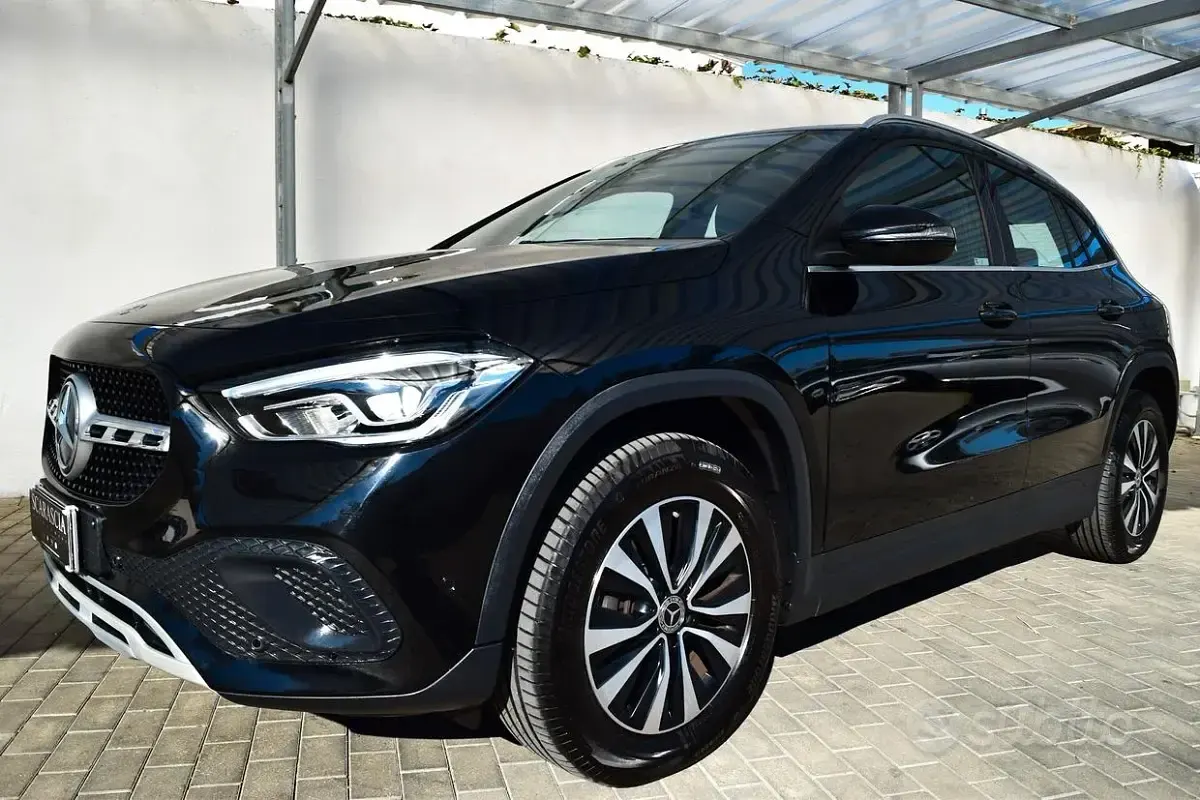 Usata Mercedes GLA180 116 CV (85 kW) 2022 Nero notte SUV