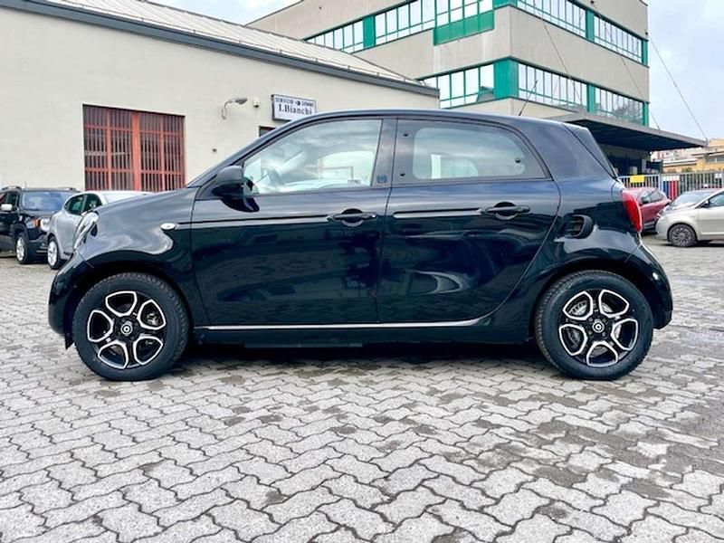 Usata Smart ForFour Electric Drive Passion 41 kW (56 CV) 2019 Nero Utilitaria