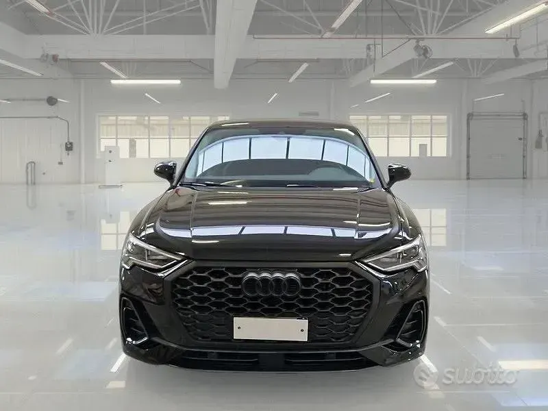 Usata Audi Q3 Sportback Business Plus 149 CV (109 kW) 2023 Nero SUV