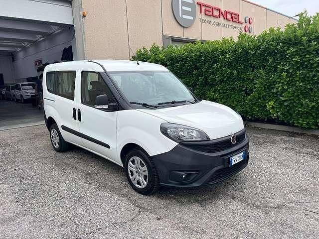 Usata Fiat Doblò 95 CV (69 kW) 2019 Bianco Monovolume