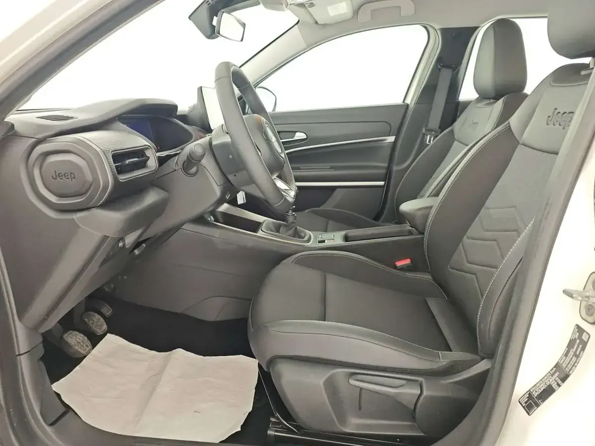 Usata Jeep Avenger Altitude 101 CV (74 kW) 2024 Vari colori SUV