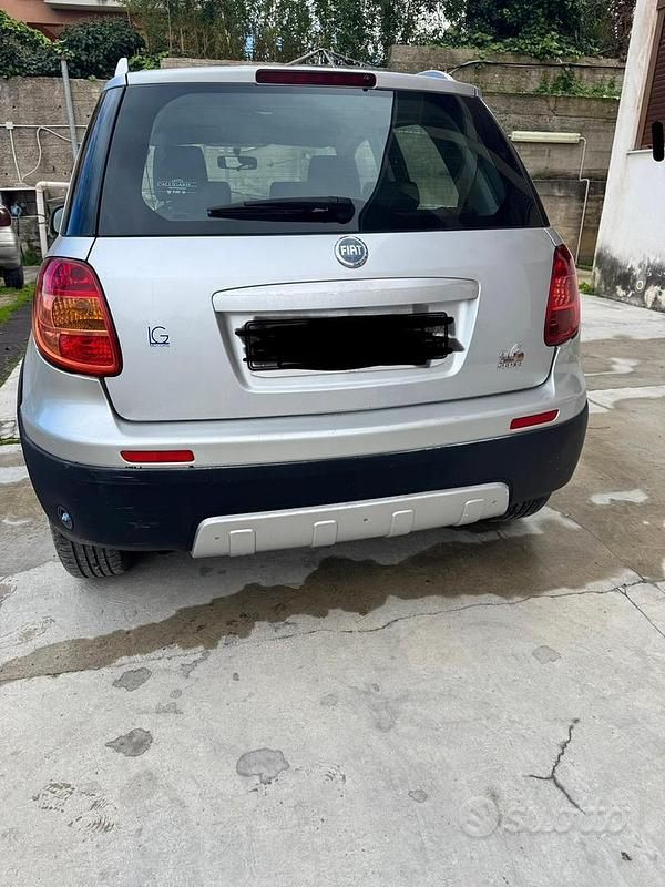 Usata Fiat Sedici 107 CV (78 kW) 2007 Grigio SUV