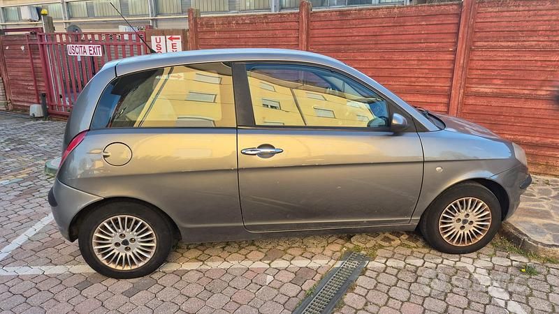 Usata Lancia Ypsilon 2004 Utilitaria