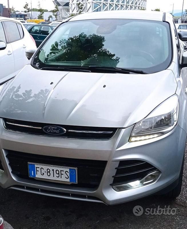 Gebraucht Ford Kuga 150 PS (110 kW) 2017 Grau SUV