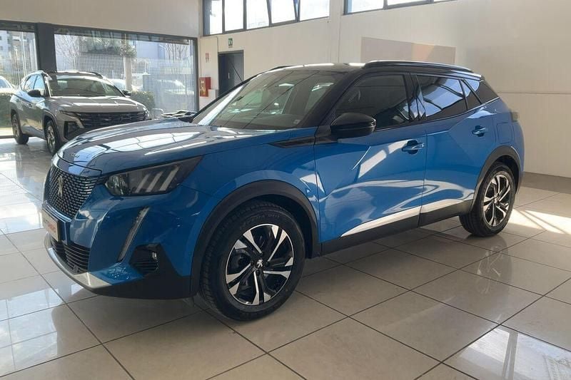 Usata Peugeot e-2008 GT-line 100 kW (136 CV) 2020 Blu SUV