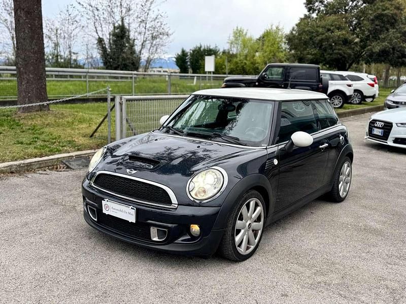 Usata Mini Cooper D Chili 109 CV (80 kW) 2008 Nero Utilitaria