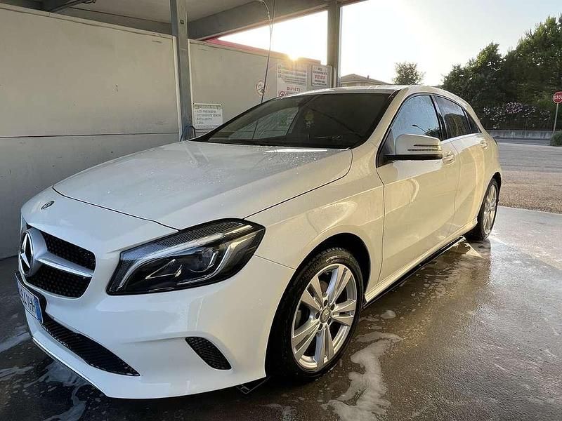 Usata Mercedes A180 Urban 109 CV (80 kW) 2015 Berlina