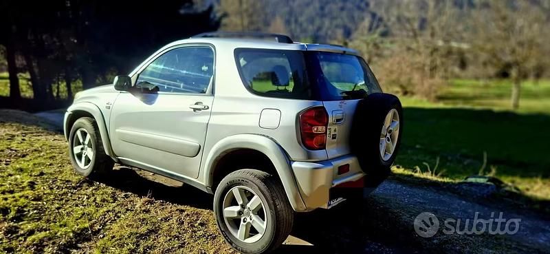 Usata Toyota RAV4 2004 Grigio SUV