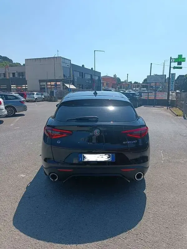 Usata Alfa Romeo Stelvio Executive 210 CV (154 kW) 2017 Nero SUV