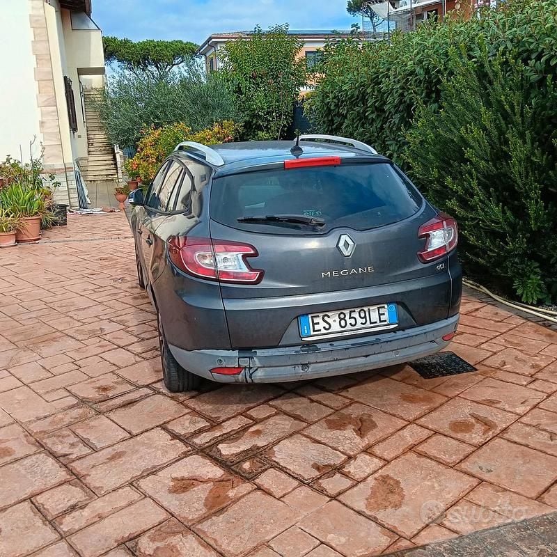 Usata Renault Mégane GrandTour 110 CV (80 kW) 2013 Grigio Station wagon