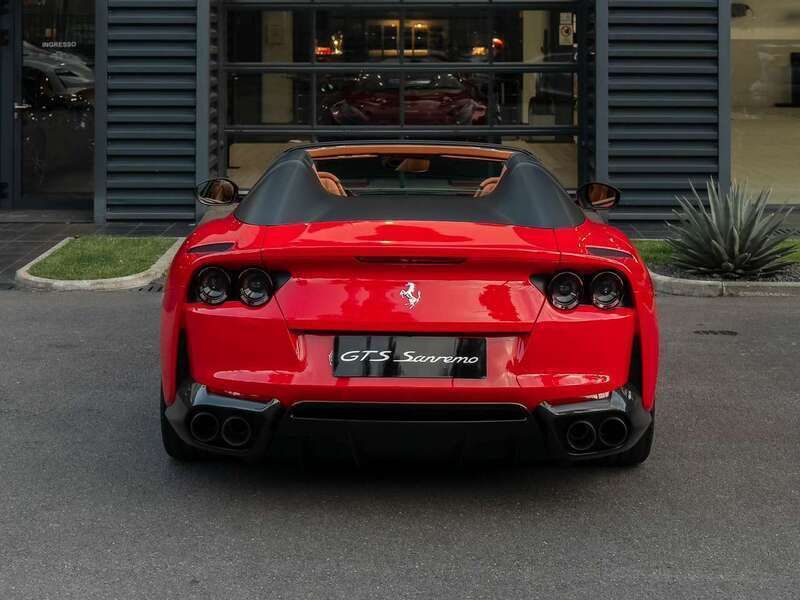 Usata Ferrari 812 799 CV (587 kW) 2021 Rosso corsa Cabrio