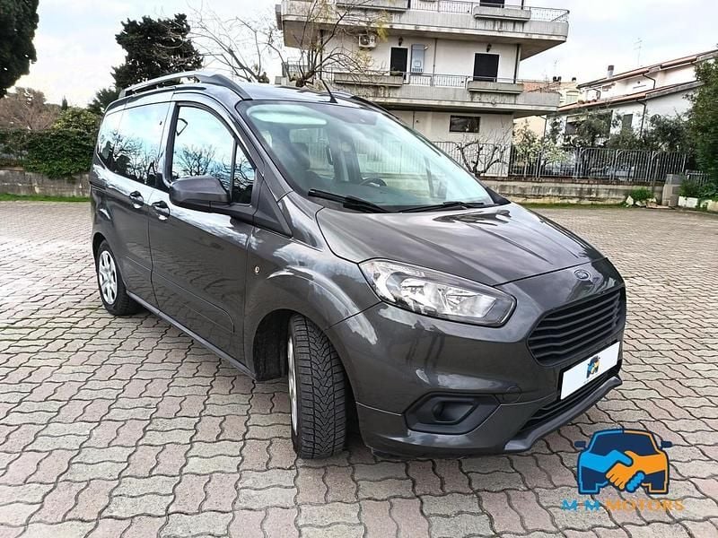 Usata Ford Tourneo Courier 74 CV (54 kW) 2019 Marrone Monovolume