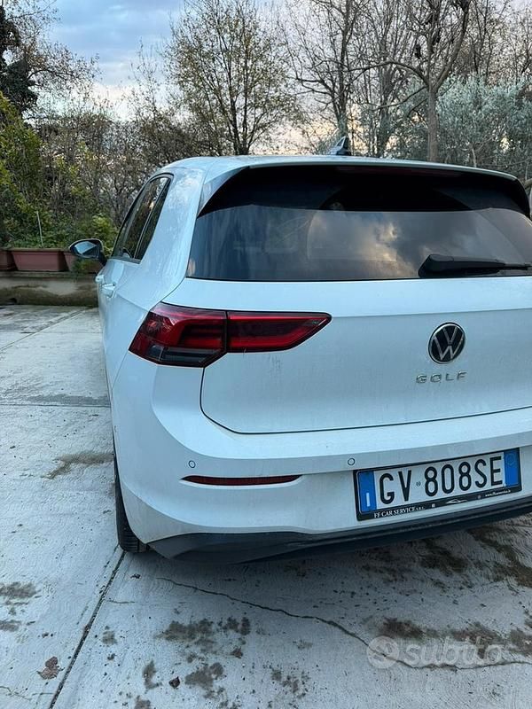 Usata VW Golf VII 115 CV (84 kW) 2021 Bianco Utilitaria