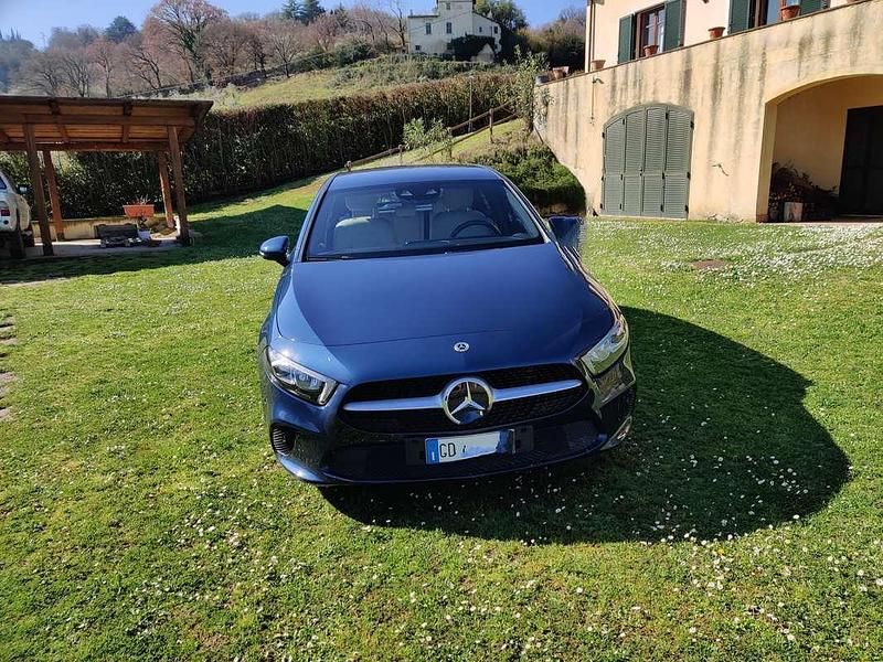 Usata Mercedes A180 Executive 116 CV (85 kW) 2021 Blu/azzurro Berlina
