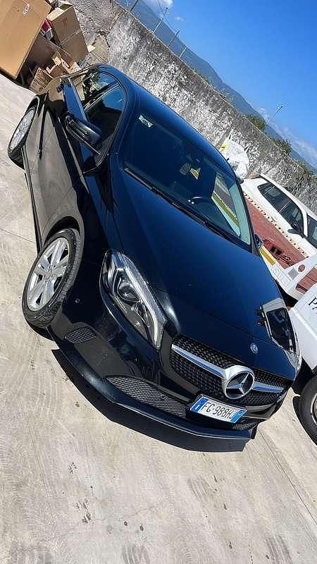 Usata 2016 Mercedes A180 Premium Tre volumi | 13.000 € (Buon prezzo) - Immagine 1/4