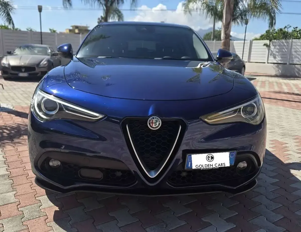 Usata Alfa Romeo Stelvio Executive 209 CV (153 kW) 2019 Blu/azzurro SUV