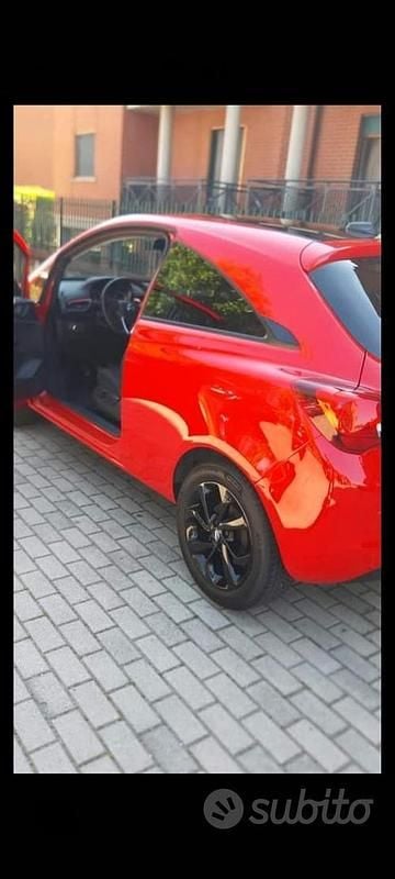 Usata Opel Corsa 69 CV (50 kW) 2017 Rosso Coupé