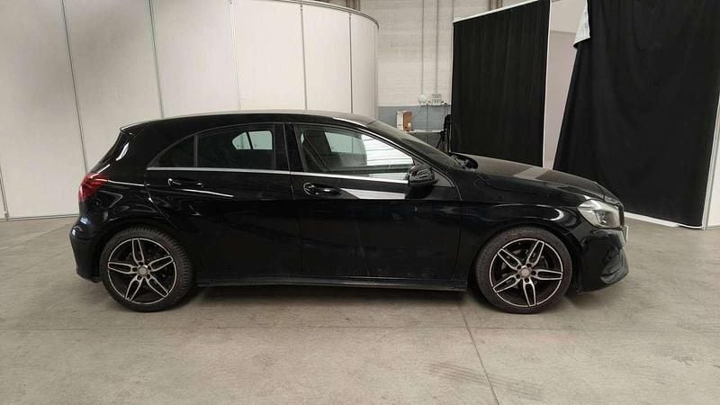 Usata Mercedes A180 Premium 109 CV (80 kW) 2016 Nero Berlina