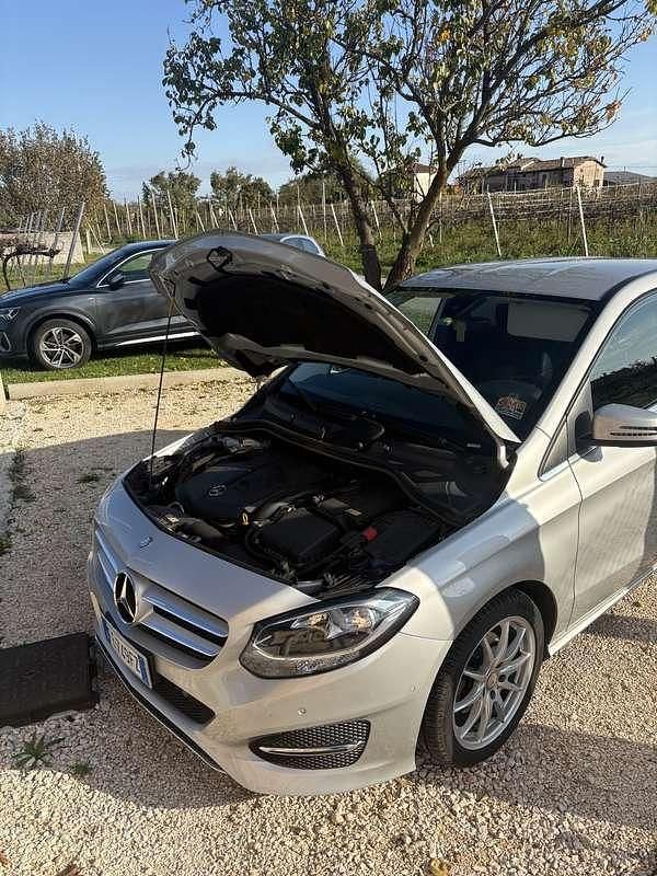 Usata Mercedes B200 Premium 136 CV (100 kW) 2016 Utilitaria