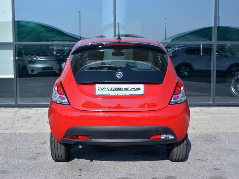 Usata Lancia Ypsilon S 70 CV (51 kW) 2024 Rosso Utilitaria