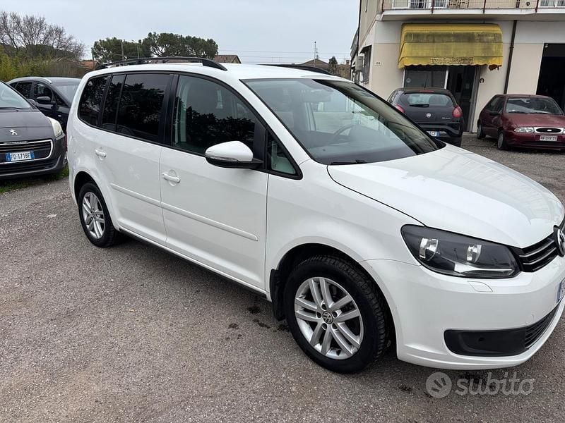 Usata VW Touran Highline 149 CV (109 kW) 2013 Bianco Monovolume