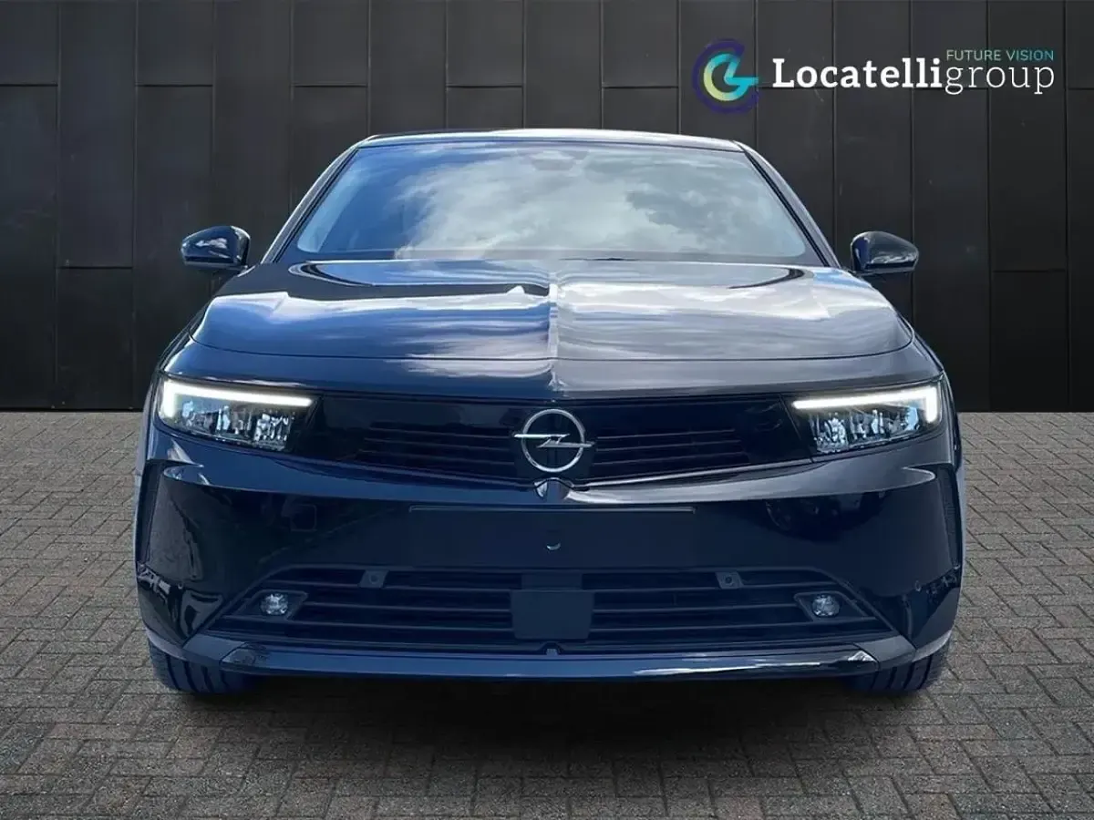Usata Opel Astra Business Elegance 131 CV (96 kW) 2024 Nero Utilitaria