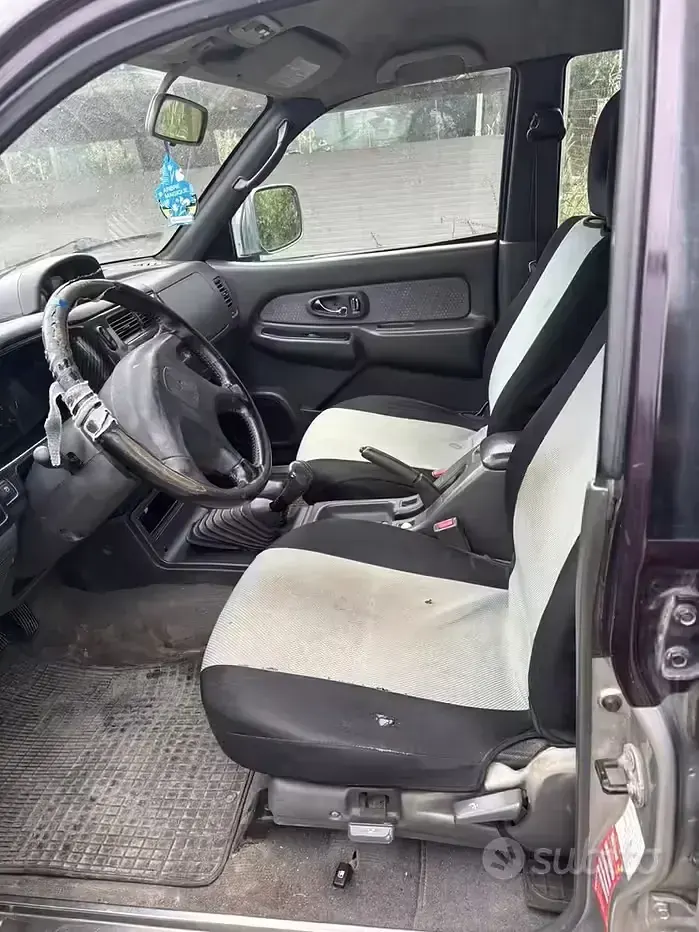 Usata Mitsubishi L200 115 CV (84 kW) 2006 Grigio Pick-up