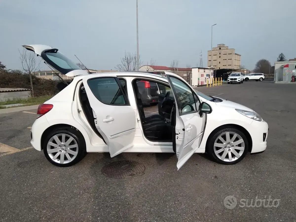 Usata Peugeot 207 Allure 156 CV (114 kW) 2012 Bianco Berlina