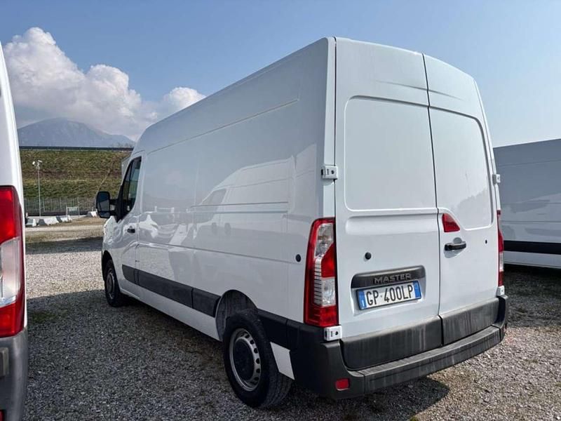 Usata Renault Master 135 CV (99 kW) 2023 Bianco Monovolume