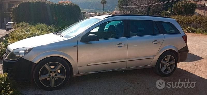 Usata Opel Astra 101 CV (74 kW) 2006 Grigio Station wagon