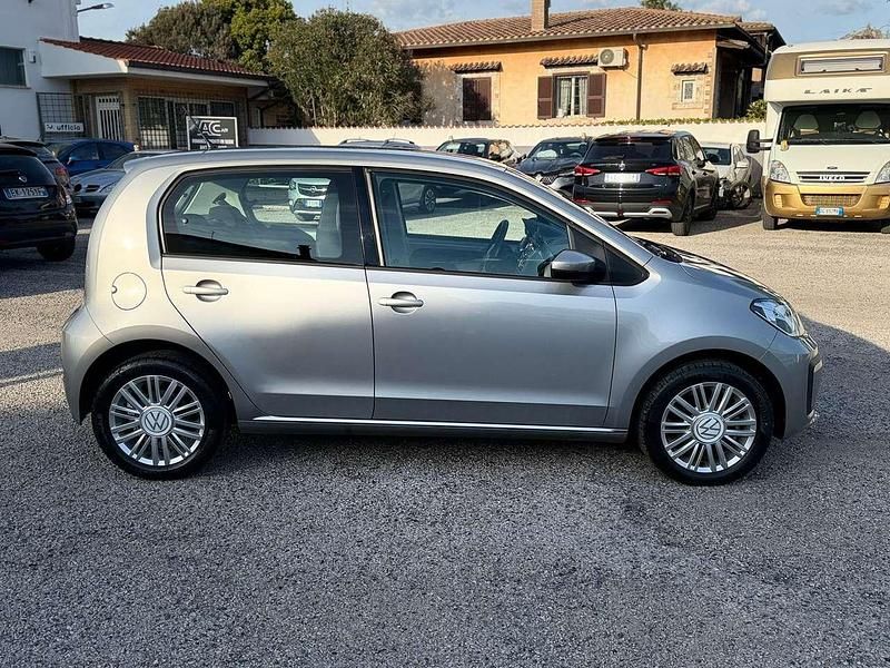 Usata VW up! Move 68 CV (50 kW) 2022 Argento Utilitaria