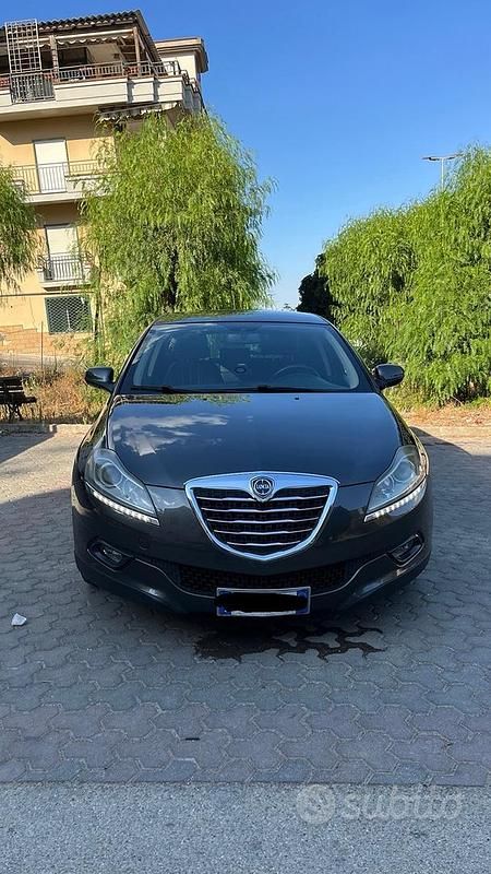 Grigio Usata 2013 Lancia Delta Due volumi | 4500 € (Buon prezzo) - Immagine 1/4