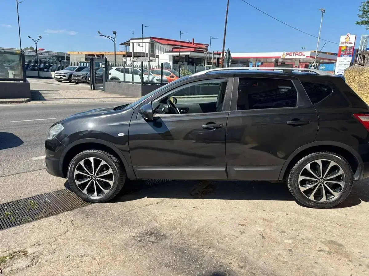 Usata Nissan Qashqai Tekna 110 CV (80 kW) 2012 Nero SUV